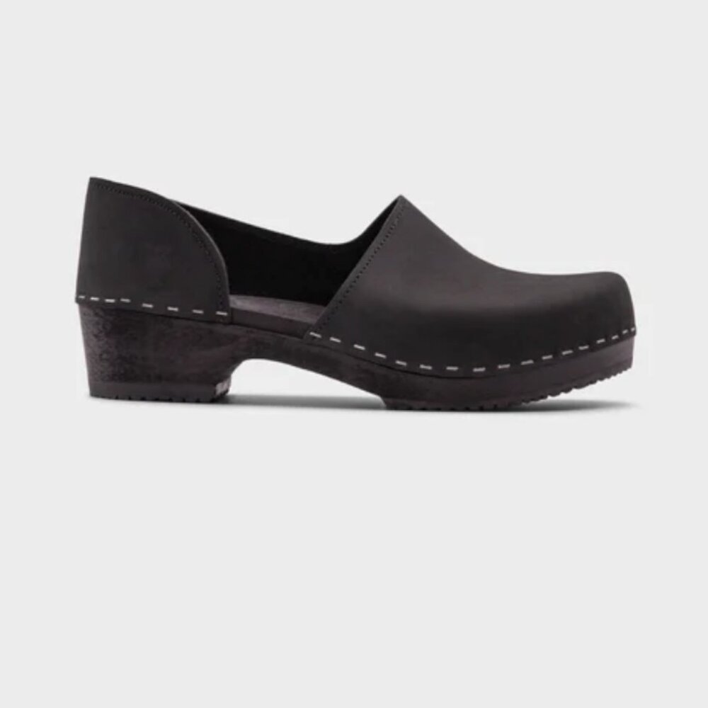 NWT Sandgrens Brett Low Closed-Back Clogs, Black 38, Size 7